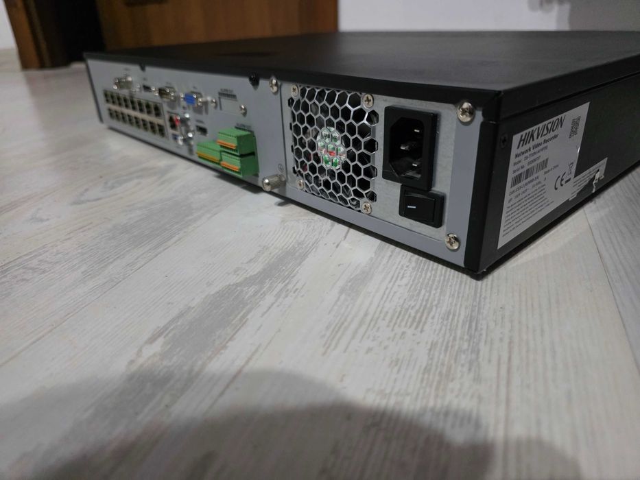 NVR Hikvision 7732NI-I4/16P(B) 32 canale, POE
