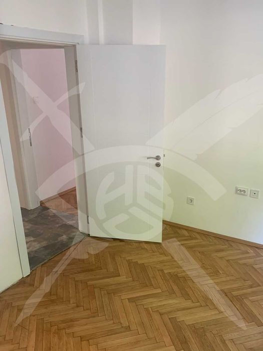 Продава се Многостаен апартамент в Бургас, Център - 110 кв.м за 1728 €/кв.м - Снимка #1
