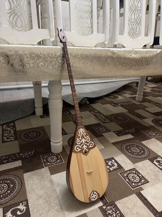 Домбыра сатылады
