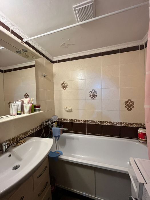 Продам 4 комнатную квартиру