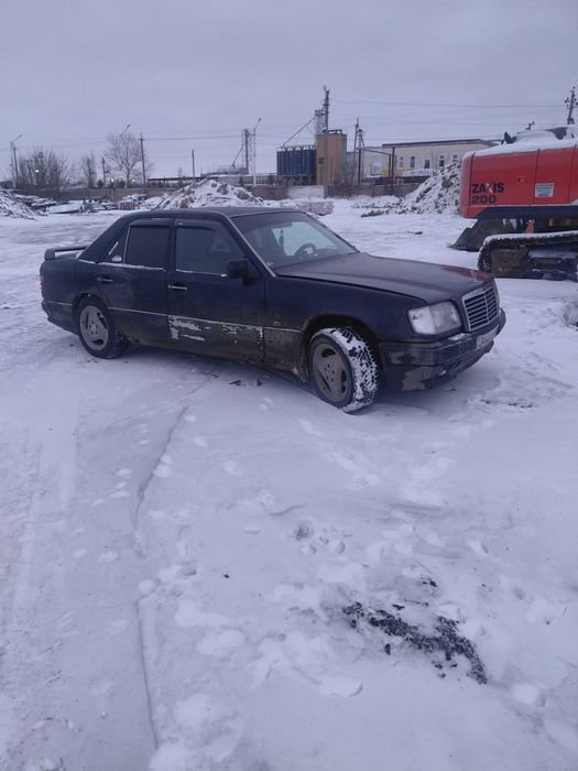 Продам надёжного друга W124