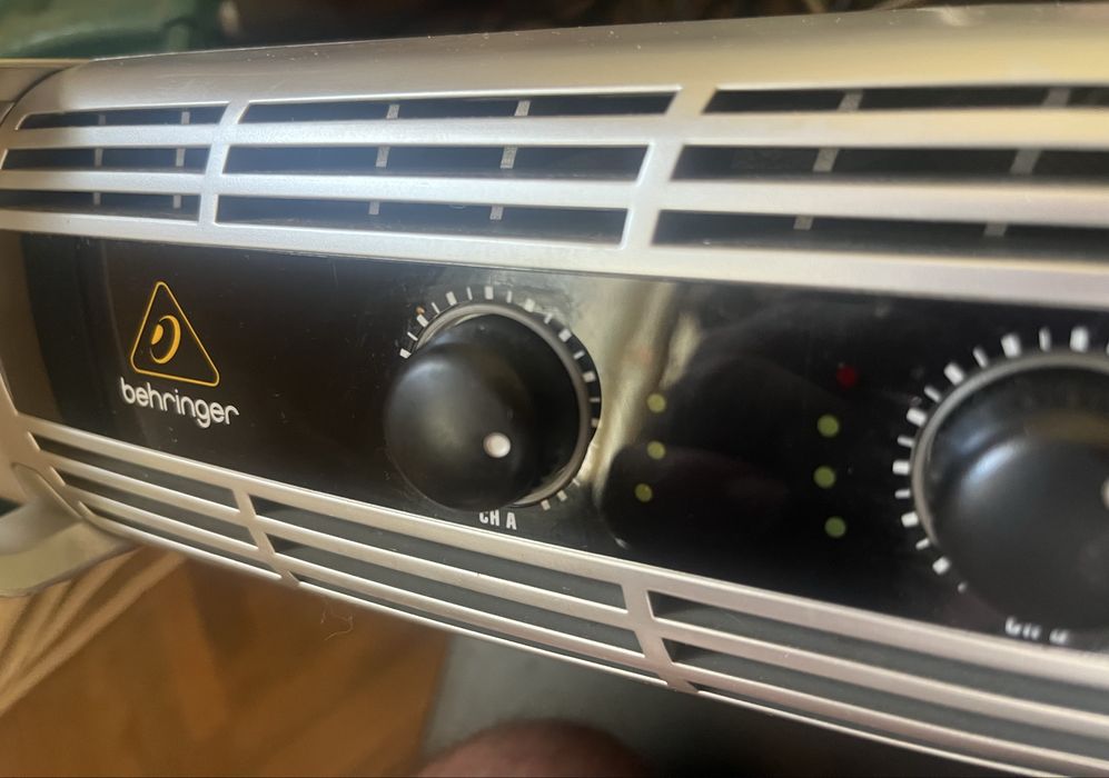 Amplificator 4 canale Behringer NU4-6000