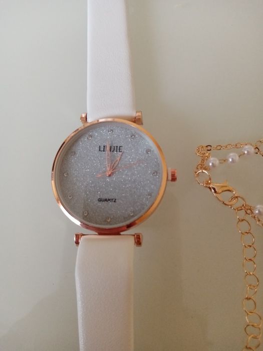 Дамски часовник с гривна