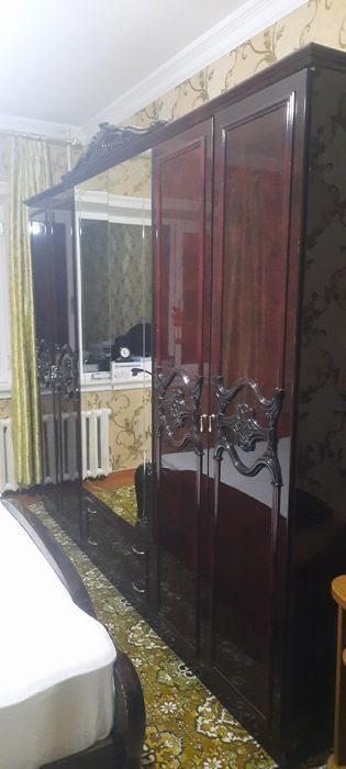 Продается спальный гарнитур производства Китай в отличном состоянии б/