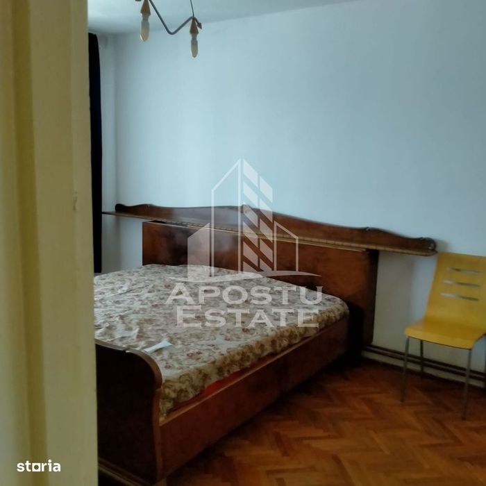 Apartament 3 camere, decomandat cu centrala proprie langa Medicina — fotografia 1