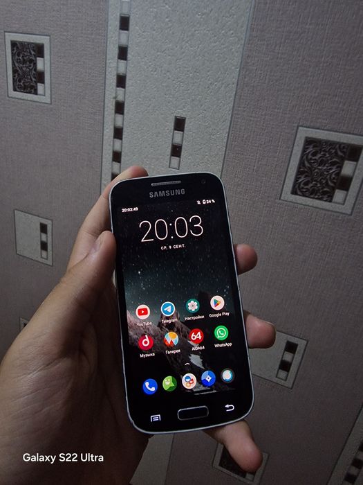 Телефон смартфон Samsung s4 Mini