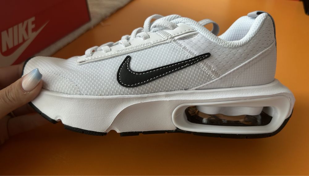 Оригинални маратонки Nike