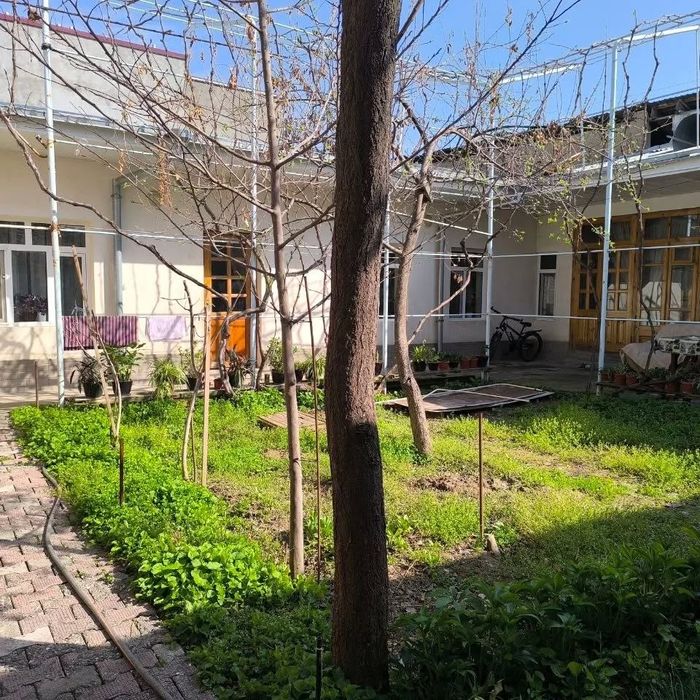 Bodomzor mahallasida Hovli Sotiladi