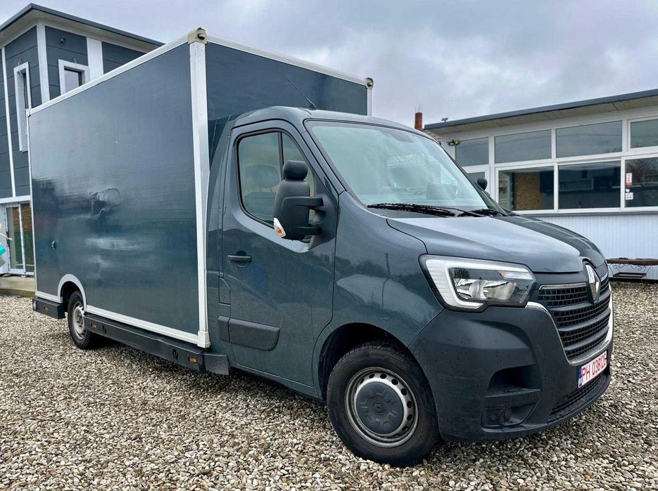 Vand autoutilitara Renault Master boxa inchisa ,fab 2021 ,2,3, automat ,diesel, km 210.000 pret. 18,500 euro