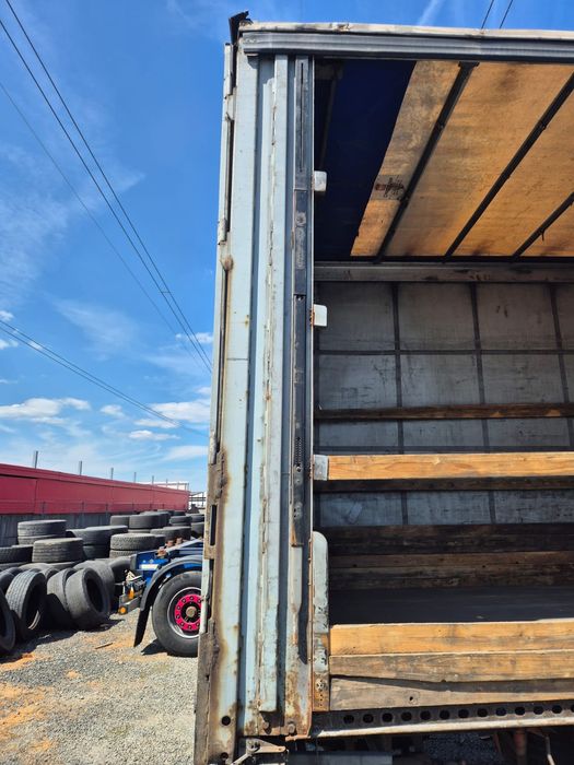 Dezmembrez Semiremorca Kogel Mega 2008