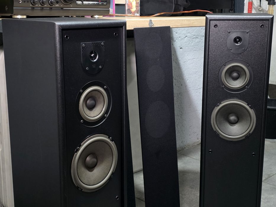 Boxe de podea JBL TLX-320, 3 cai, Black, hifi stereo retro Suceava