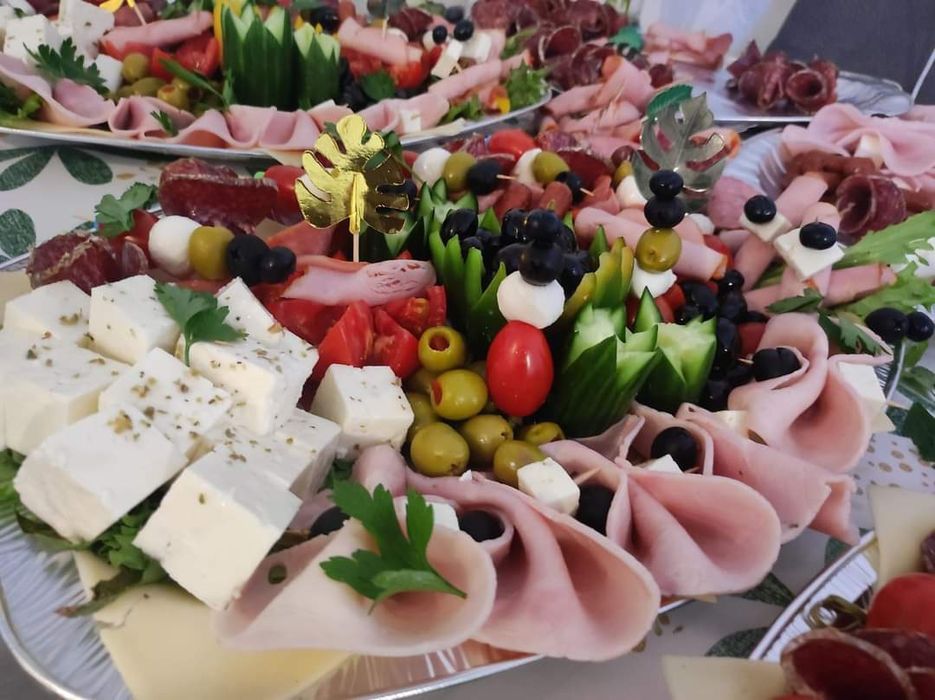 Aperitive pentru evenimente,gratar, berbecut la protap