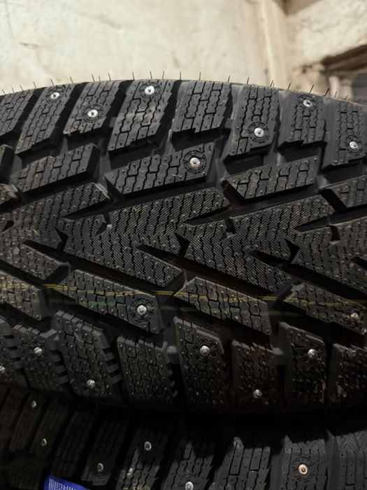 Продам шины комплект зима лето