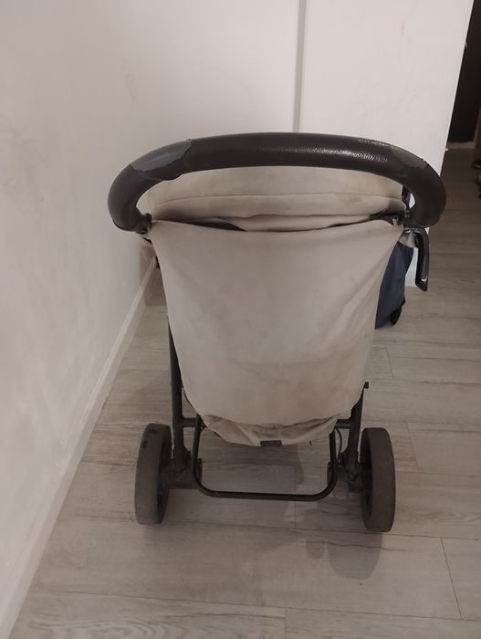 Коляска прогулочная продам