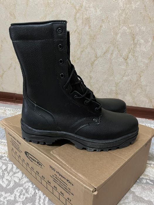 2 шт берцы сатылады