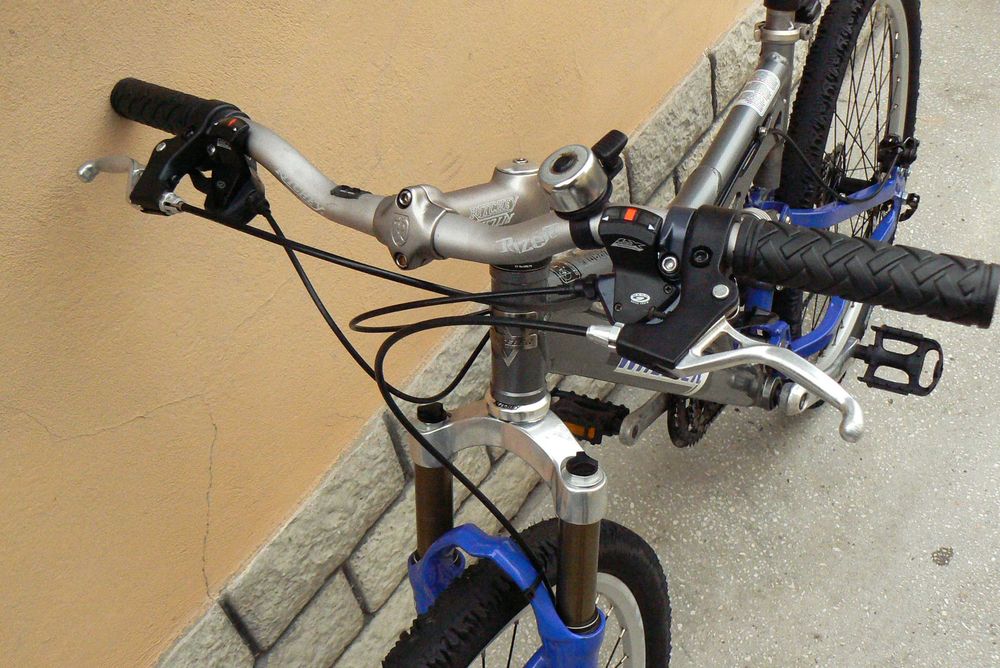 Bicicleta mountain bike de copii full suspensie Wheeler 26