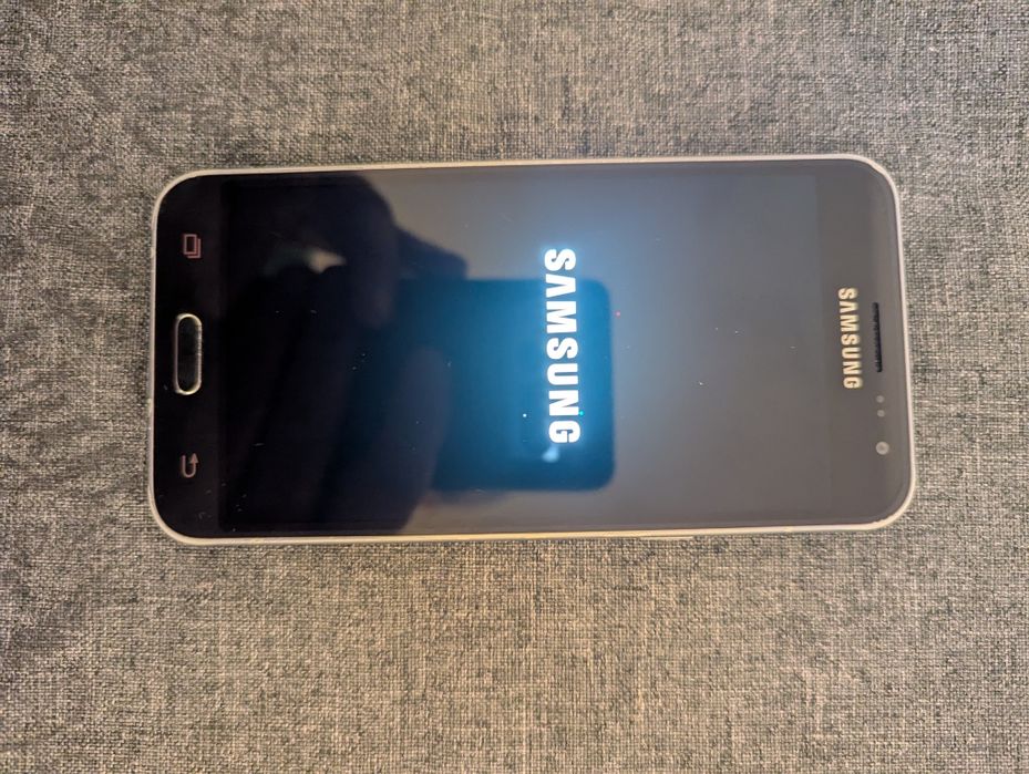 Samsung J3,dual sim ,orice retea.