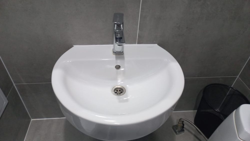 Услуги плиточника, сантехника/Мастер на час