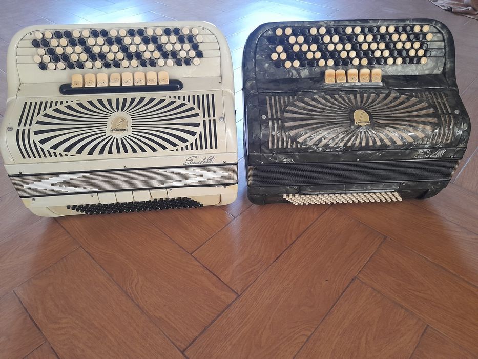 Acordeon/Harmonica Hohner cu butoane Hohner
