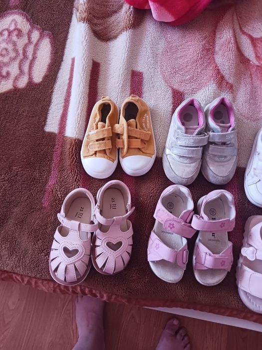 Vând lot încălțăminte mărimea 24-25 fetita