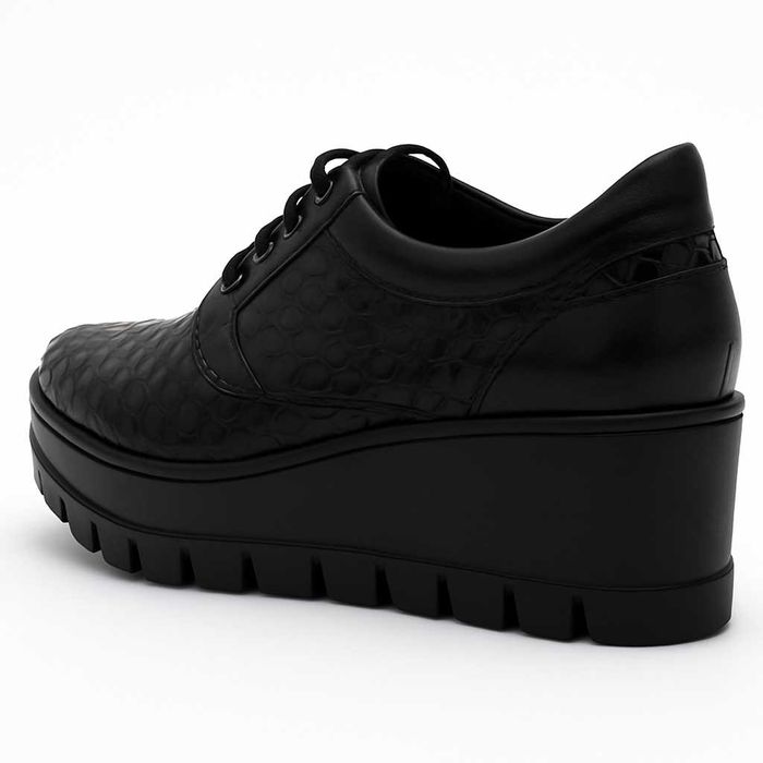 Дамски обувки от естествена кожа на платформа