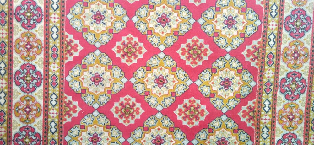 Продам ковры напольные