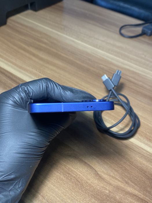 Samsung Galaxy s25 •128 GB • Navy