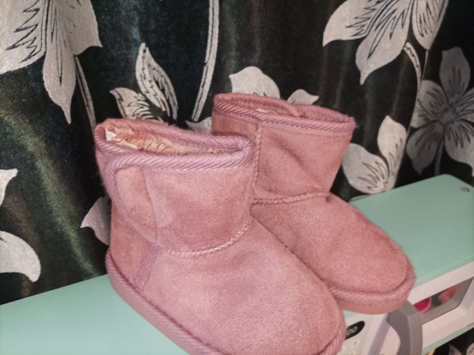 Botoși casa/UGG/cizme măsura 23, 13.5 cm interiot