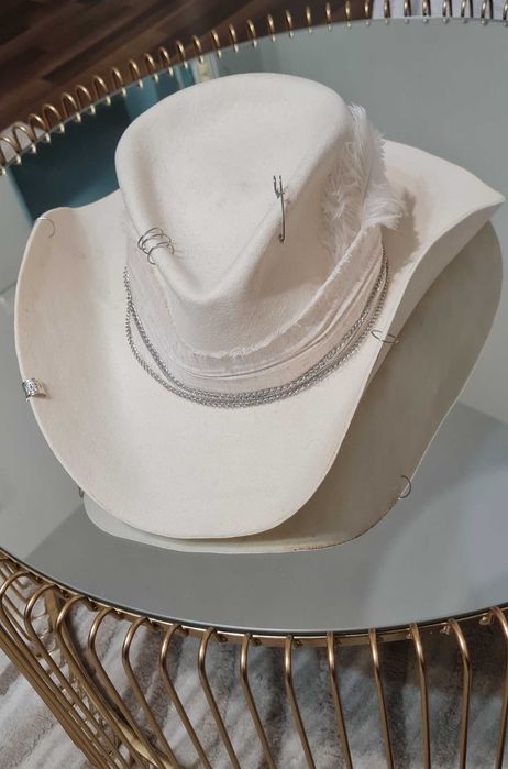 Palarie de designer