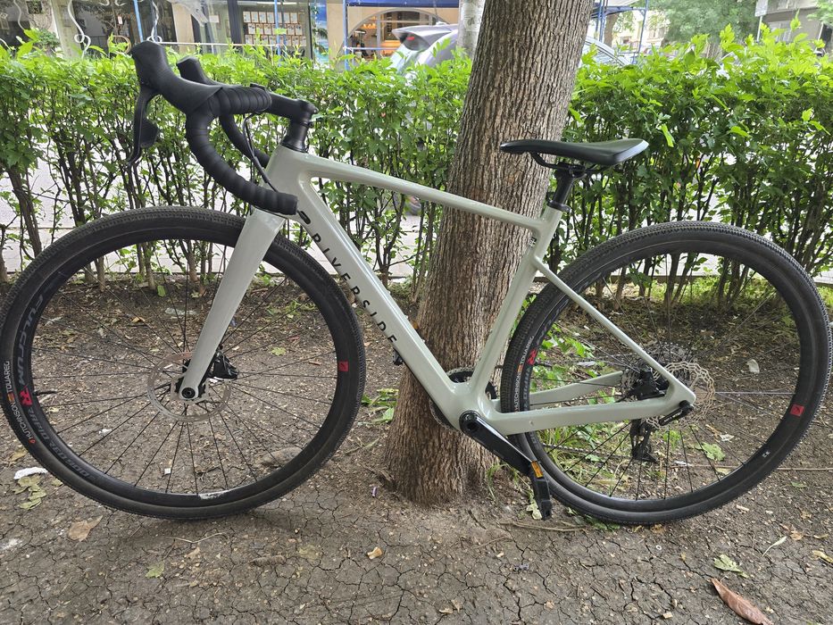 Карбонов гравел велосипед Riverside GCR Sram Rival AXS