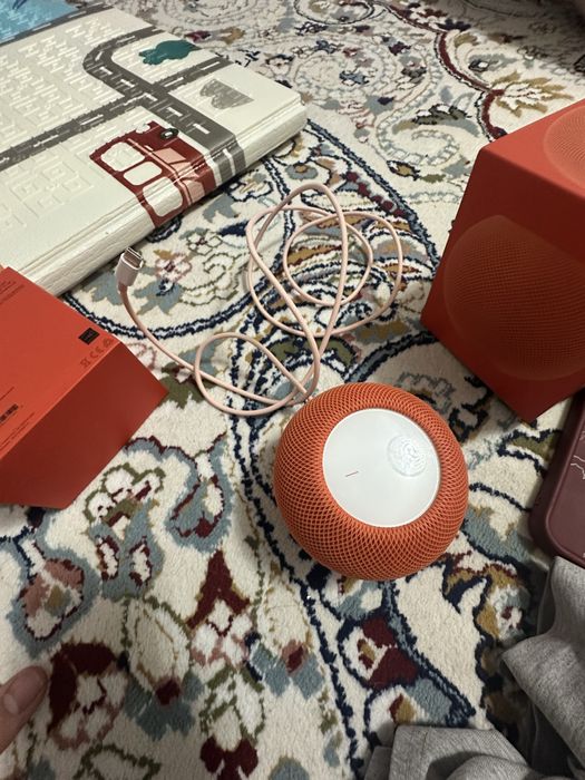 Продам HomePod.