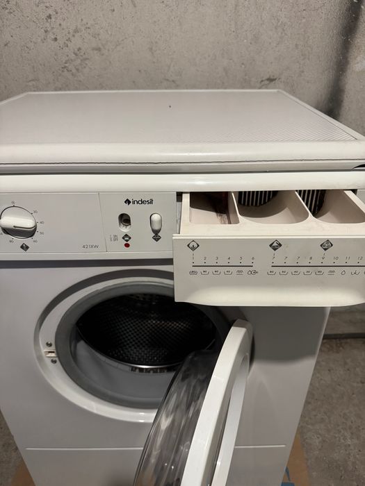 Пералня марка indesit