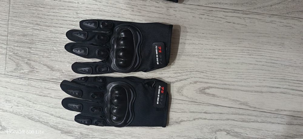Подшлемник и перчатки новые
