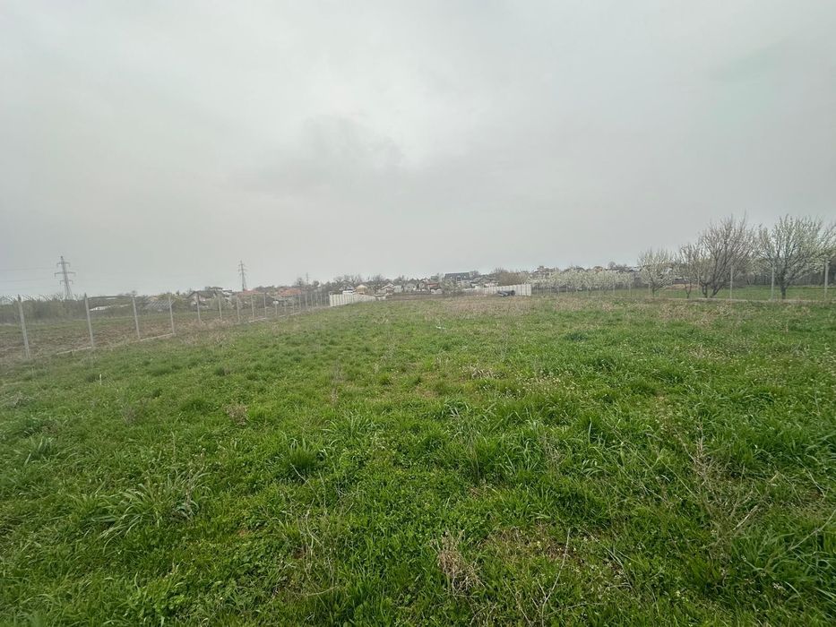 Vând teren intravilan 4100m2, 27 m deschidere - Caracal, Str Decebal