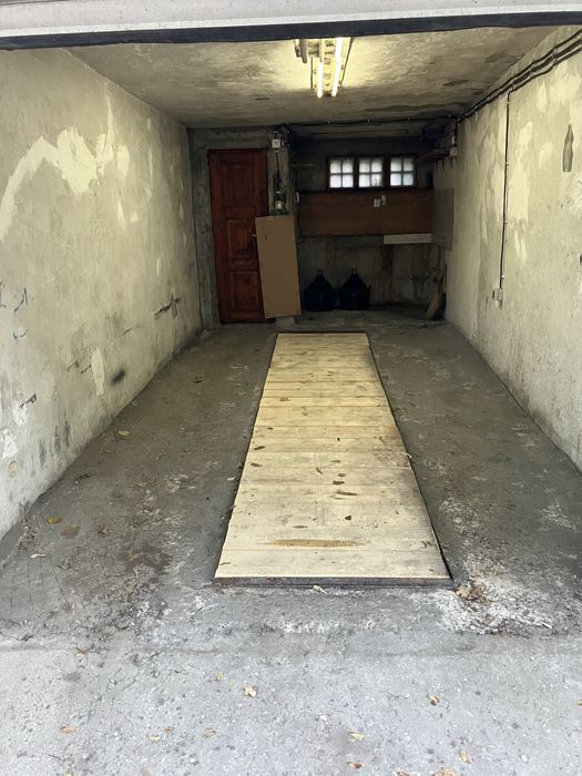 Дава се под наем Гараж / Паркомясто в Варна, ВИНС - 20 кв.м за 127.5 € - Снимка #1