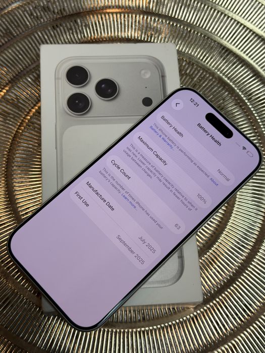 iPhone 17 Pro Silver 512GB - перфектен