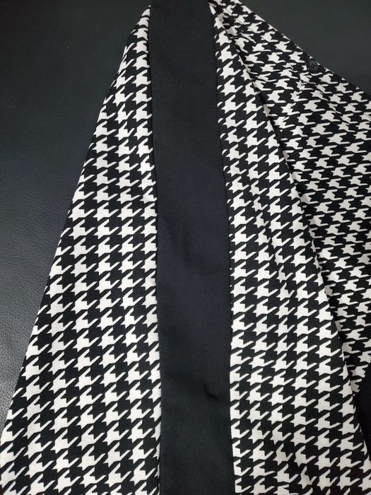 Fusta talie înaltă șliț in fata și nasturi marimea 38-40