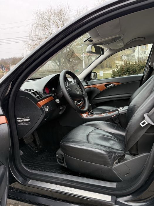 Vând Mercedes-Benz E class