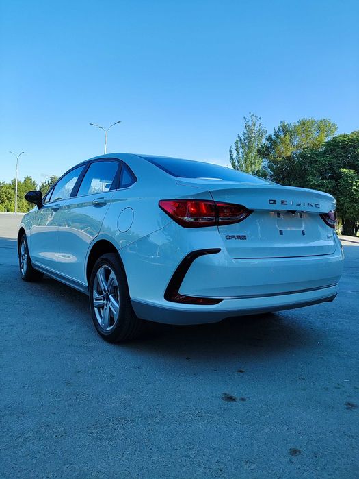 Beijing Eu5 401-km elektromobil +bonus