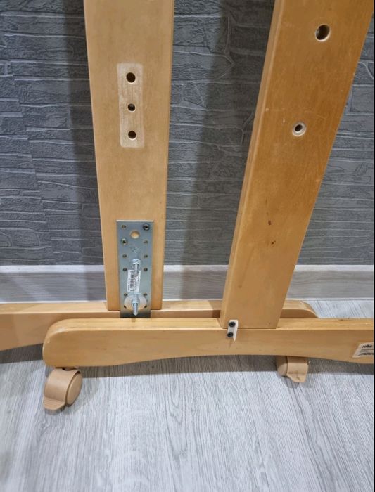 Дървена люлка за бебе