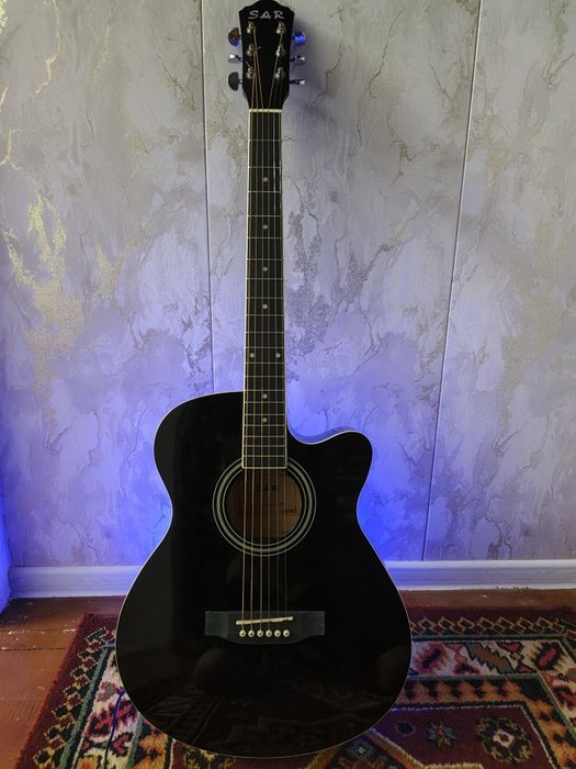 Гитара привезенная с италии в идеальном состоянии