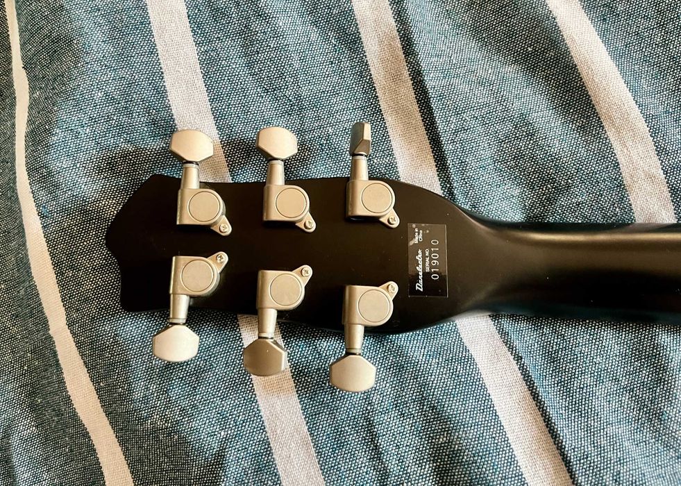 Продавам 350€ Danelectro 63 Double Cutaway