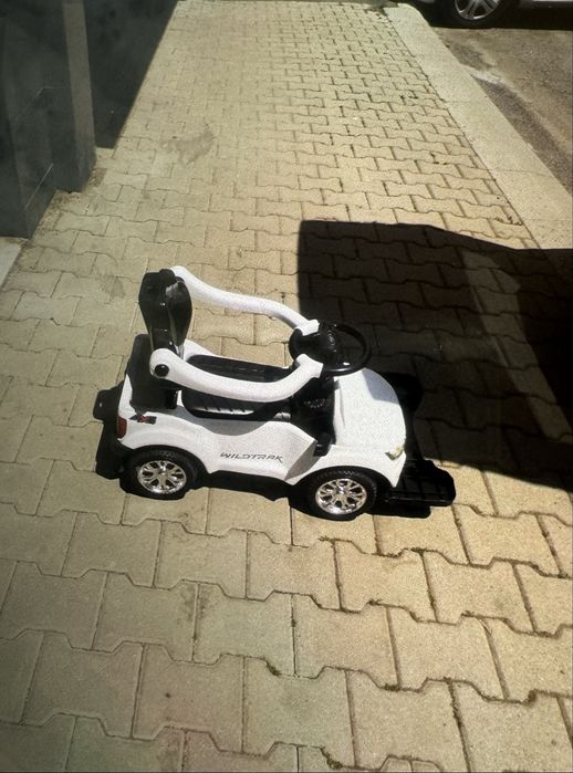Детска кола Ford на chipolino с мелодии