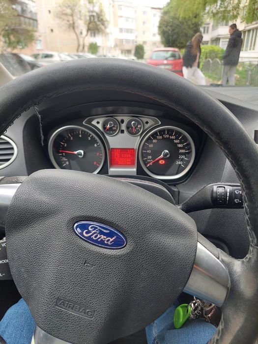 FORD Focus 2010 — imagine 5