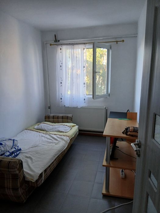 Vand apartament 3 camere zona Vlaicu