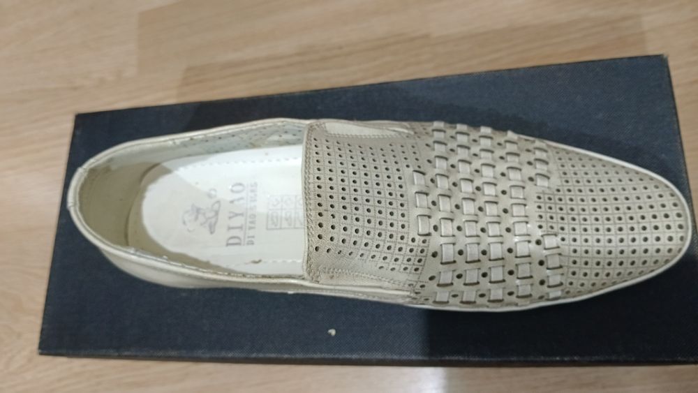 Продам кожаные мужские туфли 38 размер