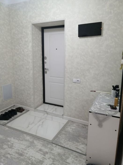 Продам 2 ком Юнусабад 18 квартал кирпич