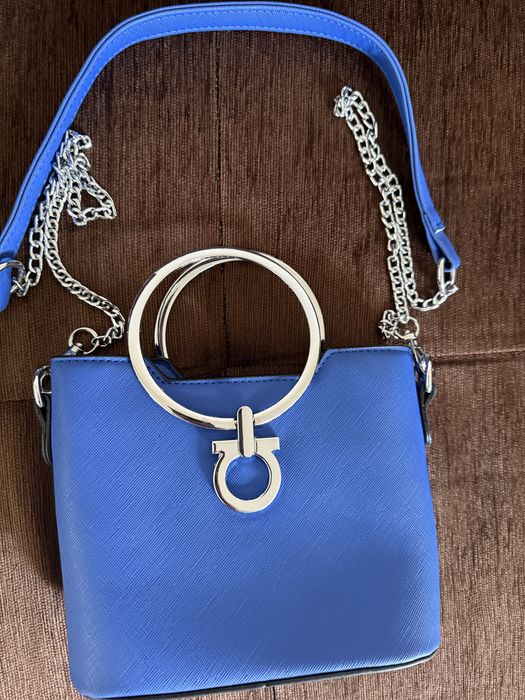 Уникална малка чантичка