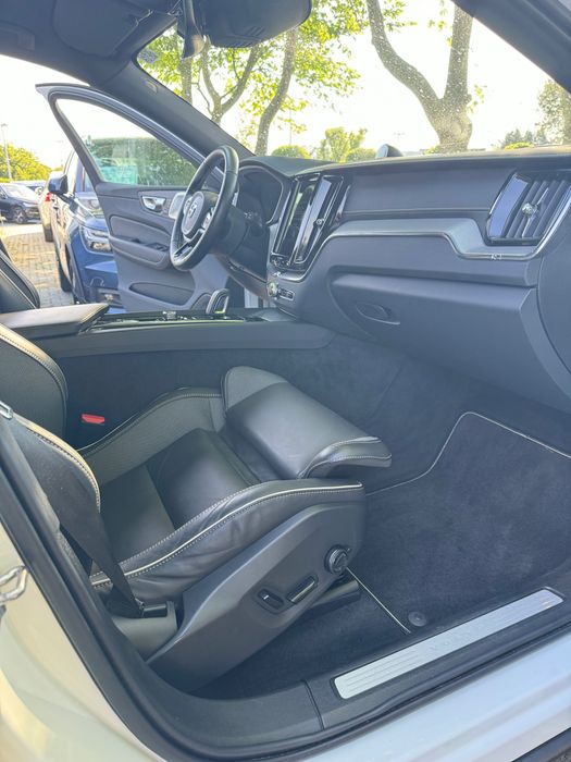 VOLVO XC60 2021 — imagine 3