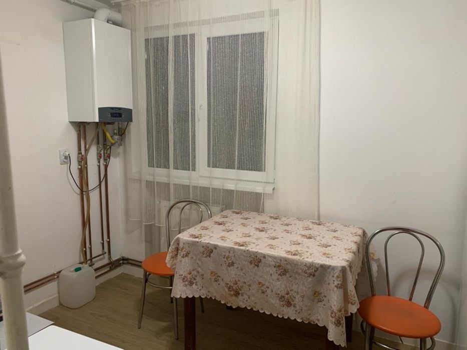 Apartament cu doua camere de inchiriat etaj 1 Ady Endre nr 32!